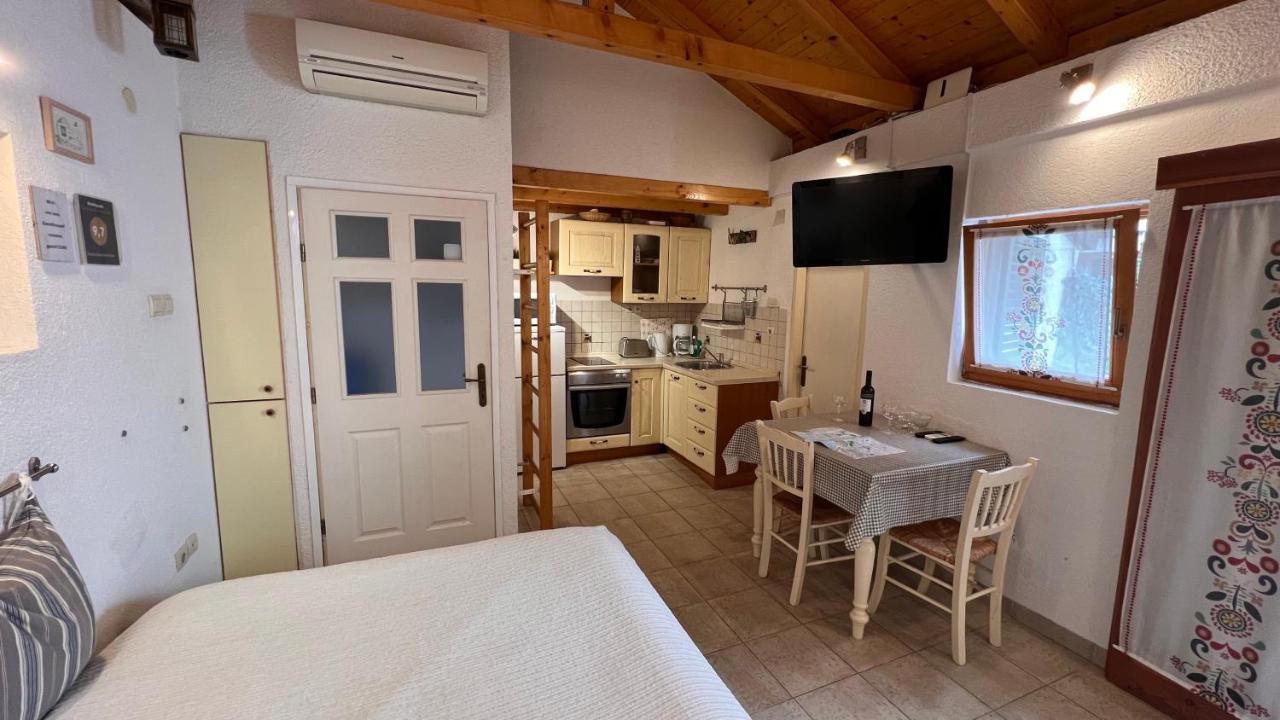 Apartament Karlo *